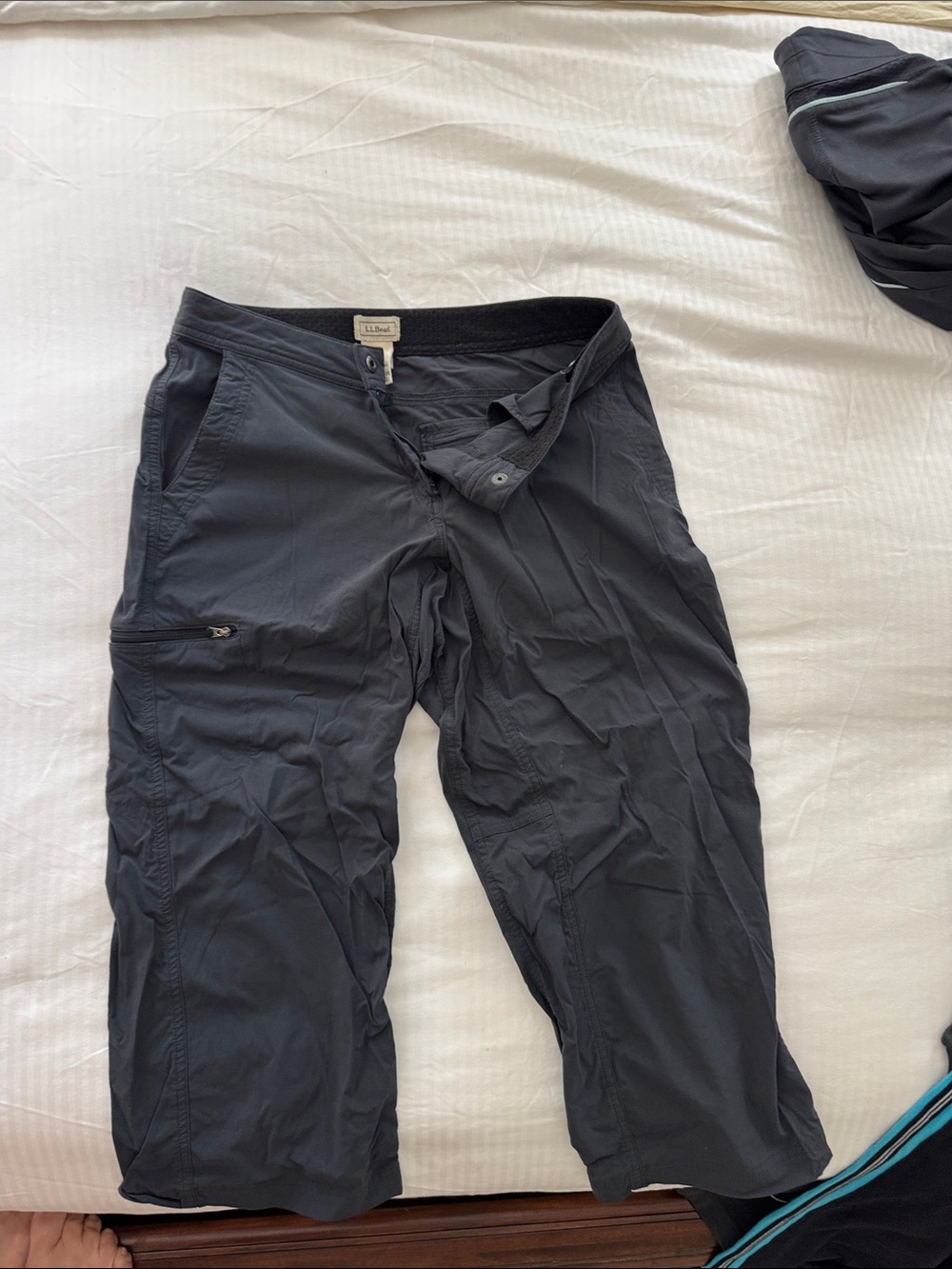 L.L. Bean Women's Lightweight athletic  Travel Pants - Charcoal 6